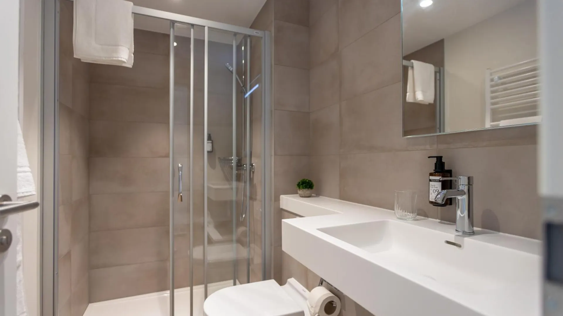 Guest house Cessange House By Rentaroo Hotel Luxembourg Luxembourg